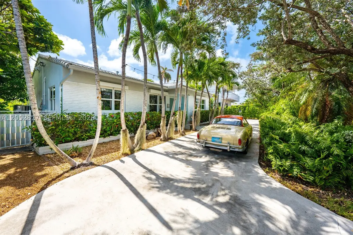 9172 Carlyle Ave, Surfside, FL 33154 - #1