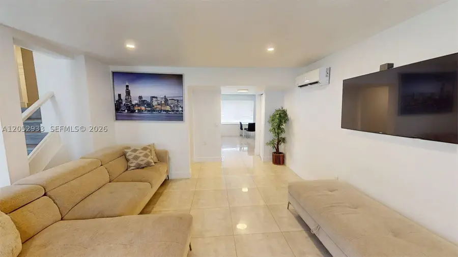 1904 SW 28th St, Fort Lauderdale, FL 33315 - #2