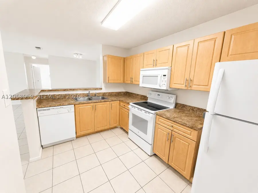 11211 W Atlantic Blvd #108, Coral Springs, FL 33071 - #2