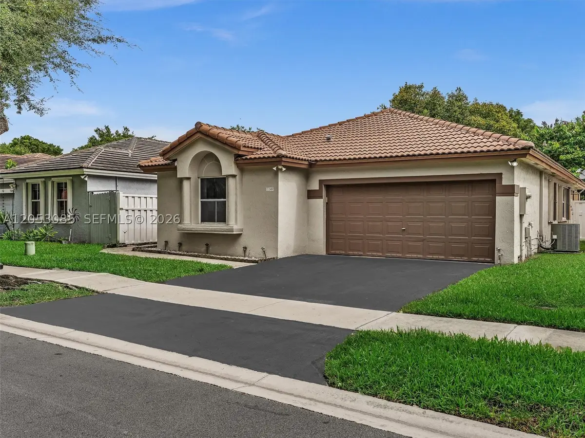 7249 NW 1st Mnr, Plantation, FL 33317 - #1