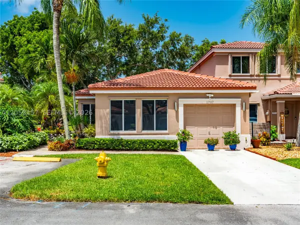 1707 SW 109th Ter, Davie, FL 33324