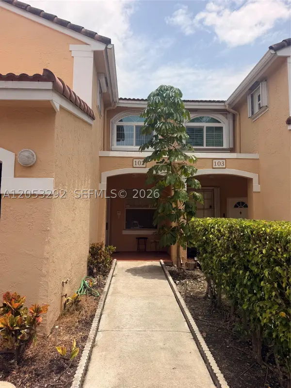 14817 Balgowan Rd #102-5, Miami Lakes, FL 33016