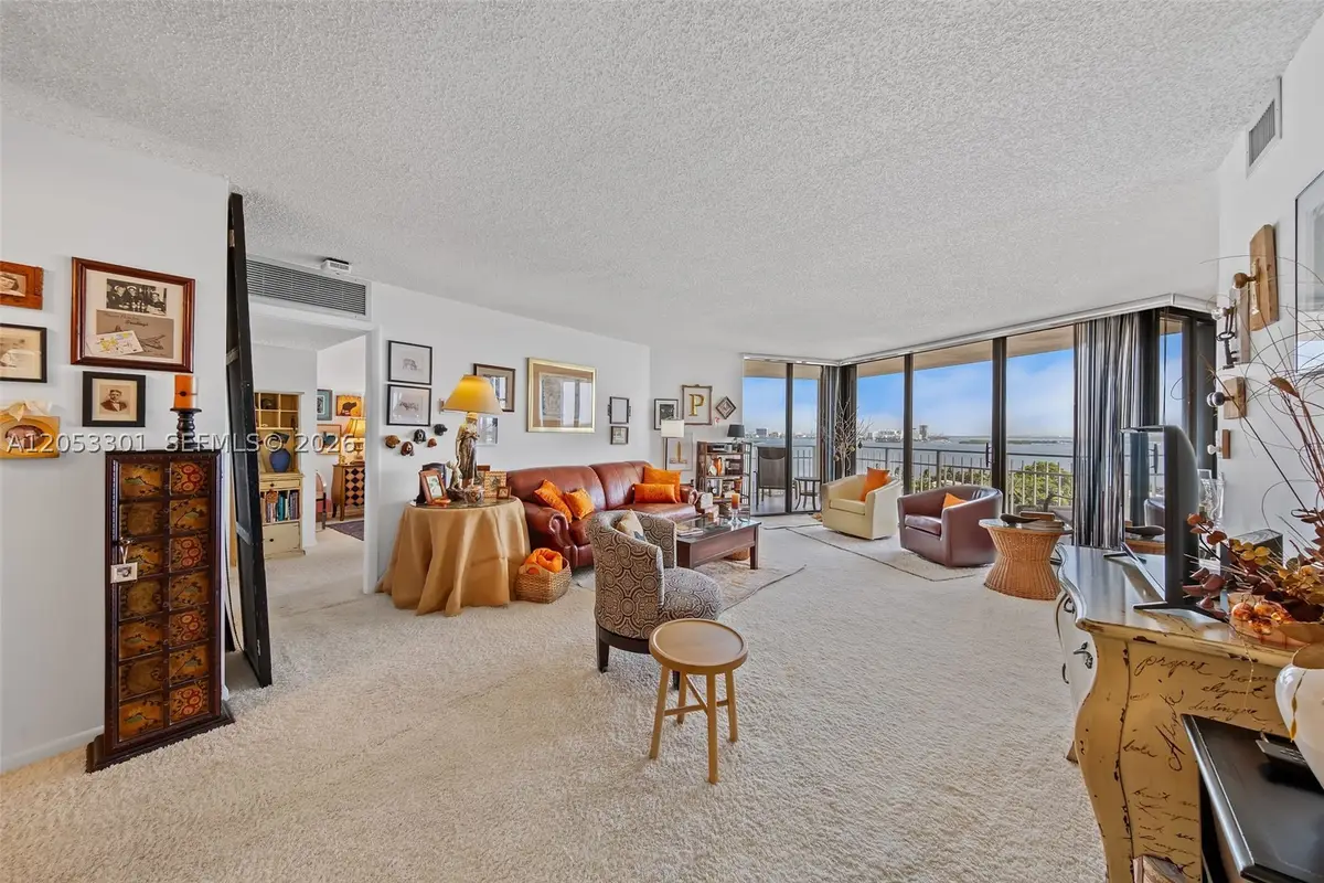 4000 Towerside Ter #1210, Miami, FL 33138 - #1