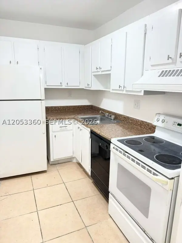 961 NW 45th St #1, Deerfield Beach, FL 33064