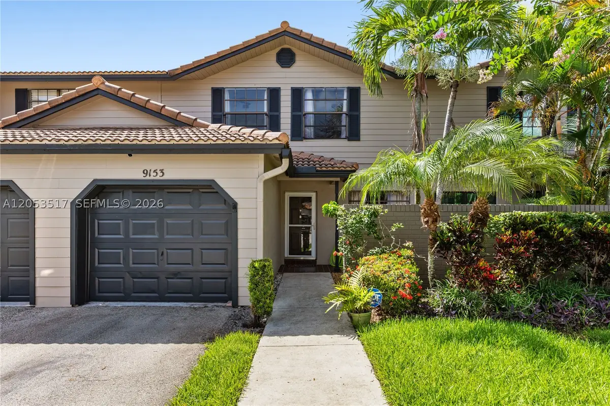 9153 Vineyard Lake Dr, Plantation, FL 33324 - #1