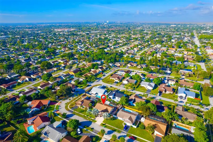 4921 NW 83rd Ave, Lauderhill, FL 33351 - #2