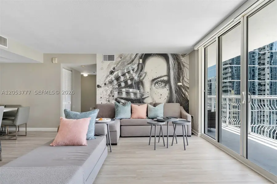 1200 Brickell Bay Dr #2423, Miami, FL 33131 - #2