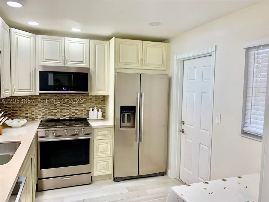 619 NE 14th Ave #301, Hallandale Beach, FL 33009 - #2