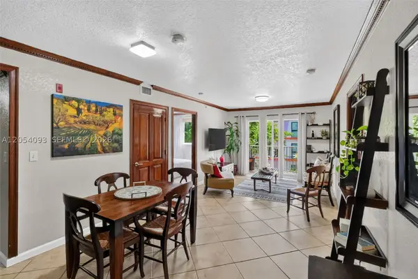 1060 NW 7th St #205, Miami, FL 33136