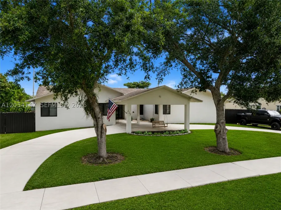 225 NW 21st St, Homestead, FL 33030 - #2