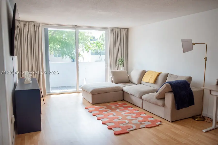 1045 10th St #204, Miami Beach, FL 33139 - #2
