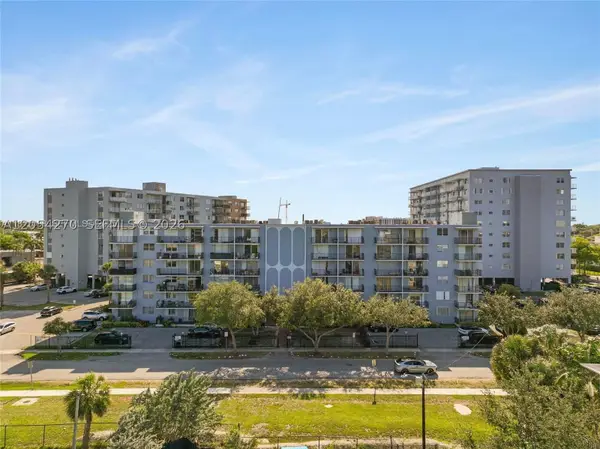 12500 NE 15th Ave #402, North Miami, FL 33161