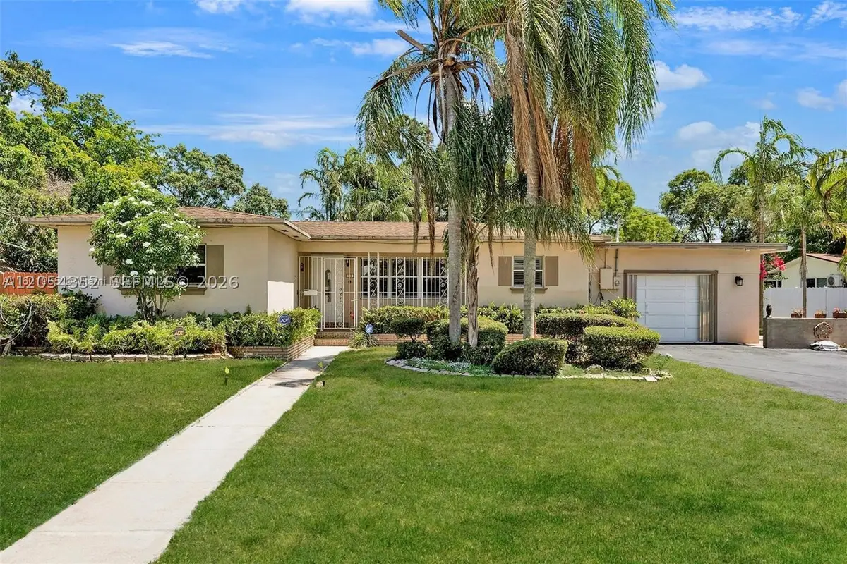 23 SW 8th St, Hallandale Beach, FL 33009 - #1