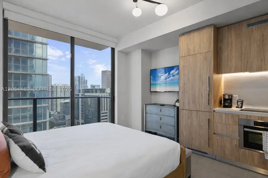 11 NE 6th St #2102, Miami, FL 33132 - #3