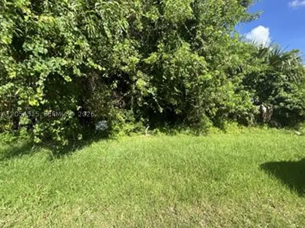 2284 SE Charleston Drive, Port St Lucie, FL 34952