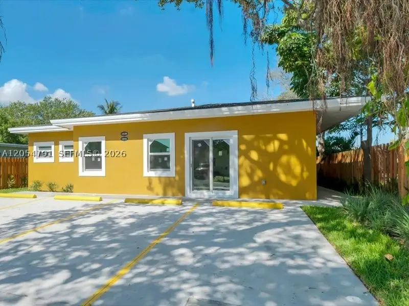 1541 SW 44 Ave, Broadview Park, FL 333317 - #3