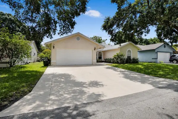 6610 NW 41st Ter, Coconut Creek, FL 33073