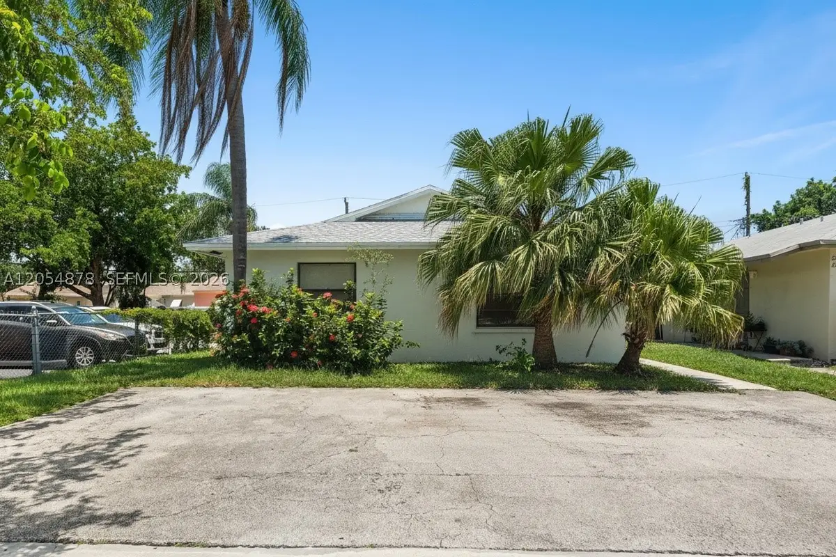 19 SE 4th Ter, Dania Beach, FL 33004 - #1
