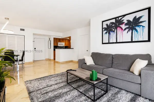 5085 NW 7th St #906, Miami, FL 33126
