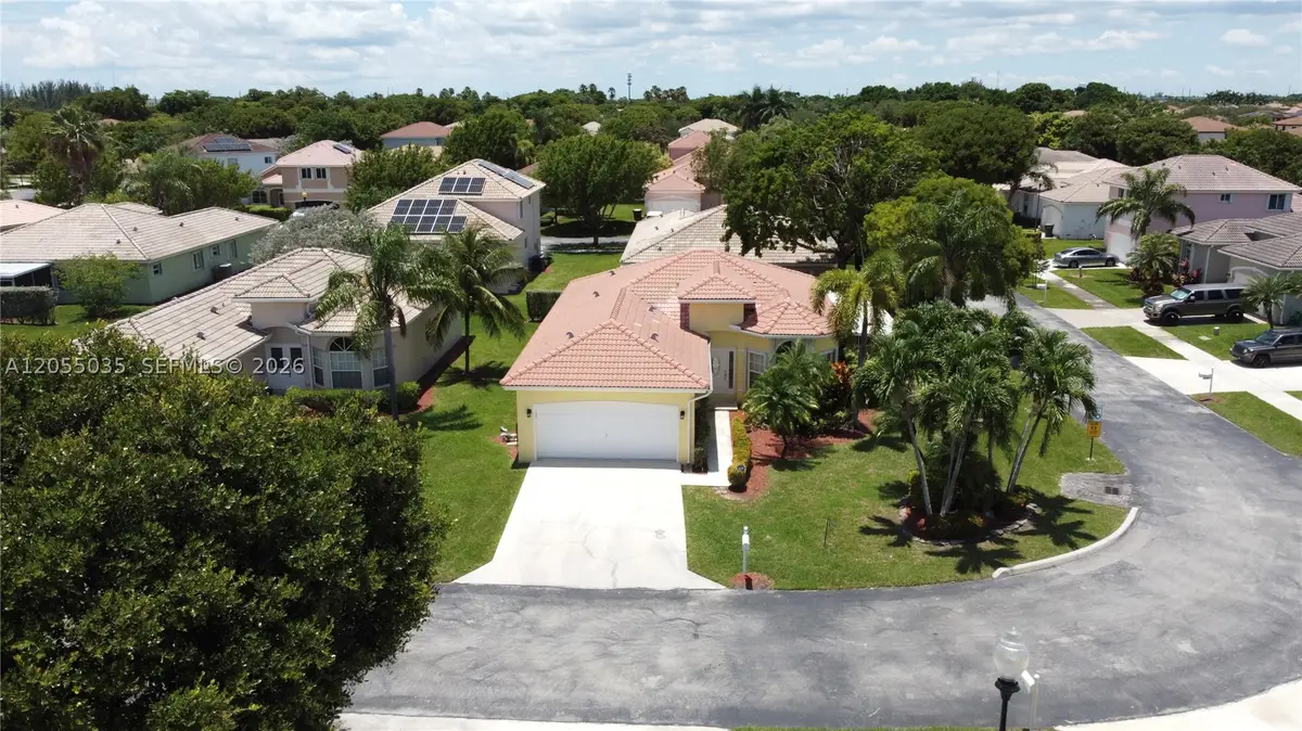460 SE 24th Dr, Homestead, FL 33033 - #1