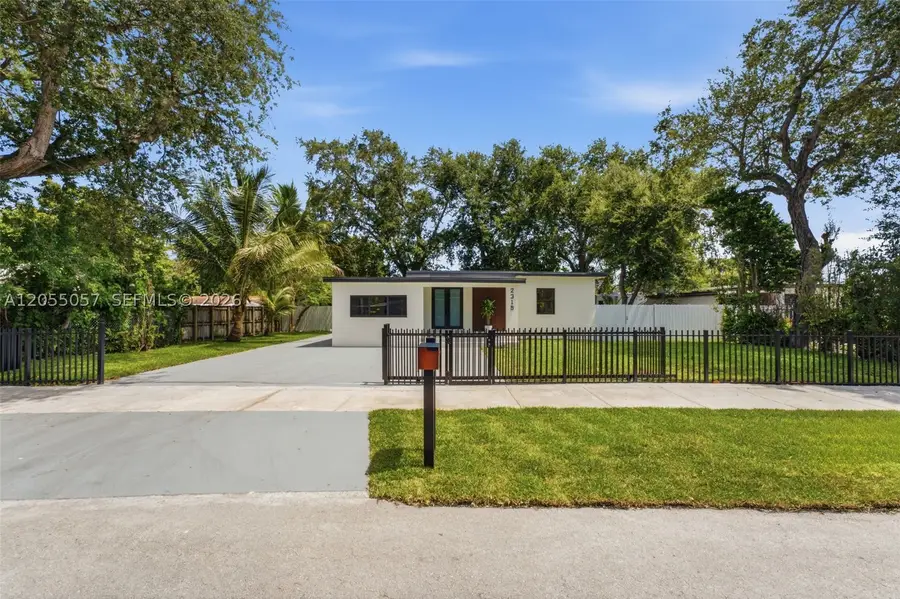 2315 NW 97th St, Miami, FL 33147 - #2