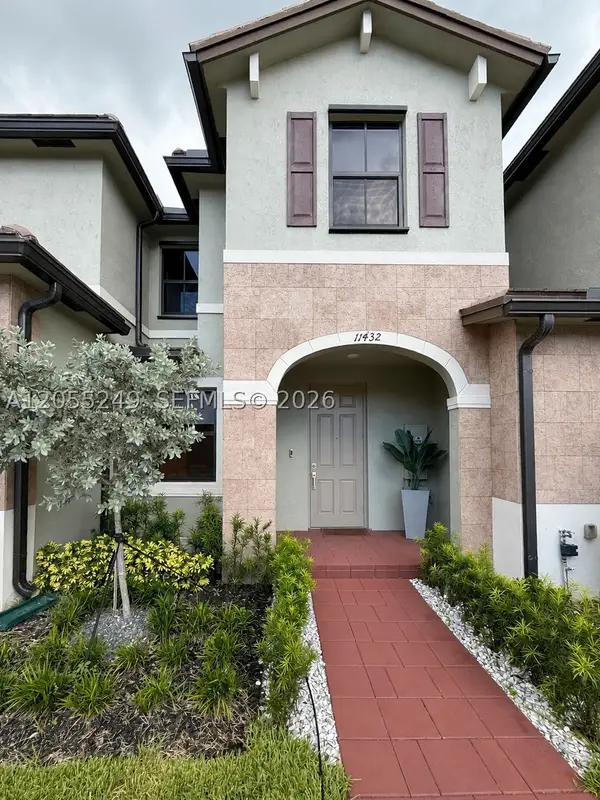 11432 W 32nd Ln, Hialeah, FL 33018