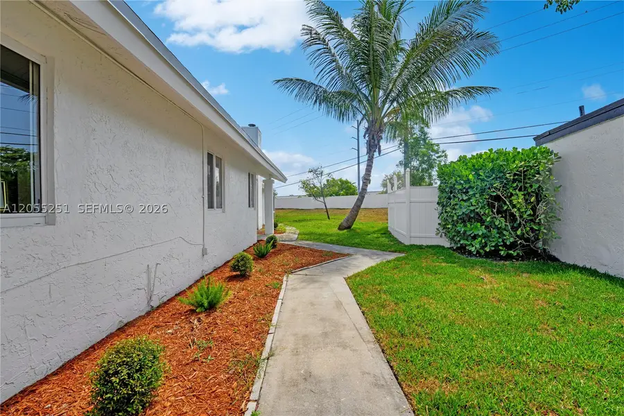 1215 NW 18th Ave, Delray Beach, FL 33445 - #2
