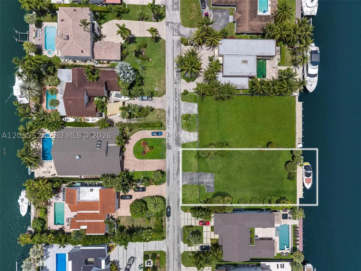 460 Holiday Dr, Hallandale Beach, FL 33009 - #1