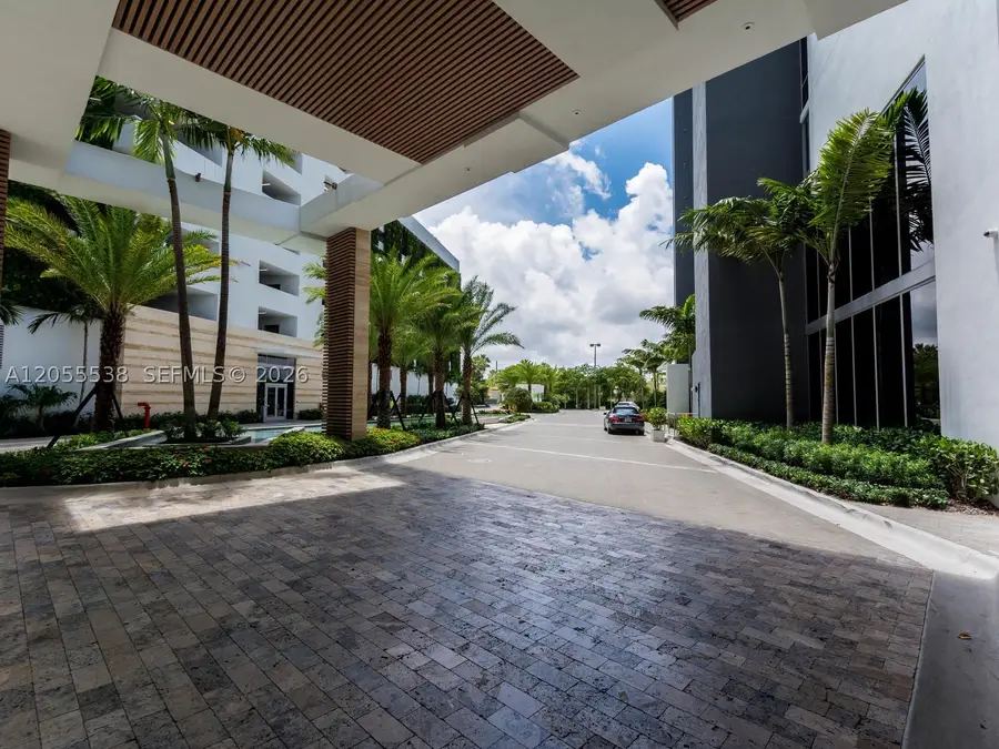 16385 Biscayne Blvd #1103, North Miami Beach, FL 33160 - #3