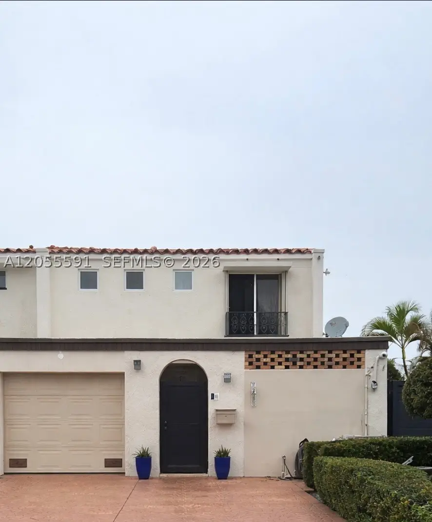 7282 Jacaranda Ln, Miami Lakes, FL 33014 - #2