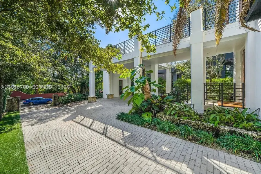 Address Withheld By Seller, Miami, FL 33133 - #2