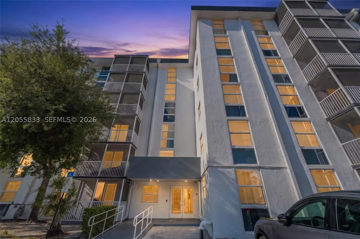 16851 NE 23rd Ave #A516, North Miami Beach, FL 33160 - #1