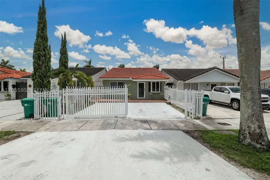 11425 NW 88th Ct, Hialeah Gardens, FL 33018 - #2