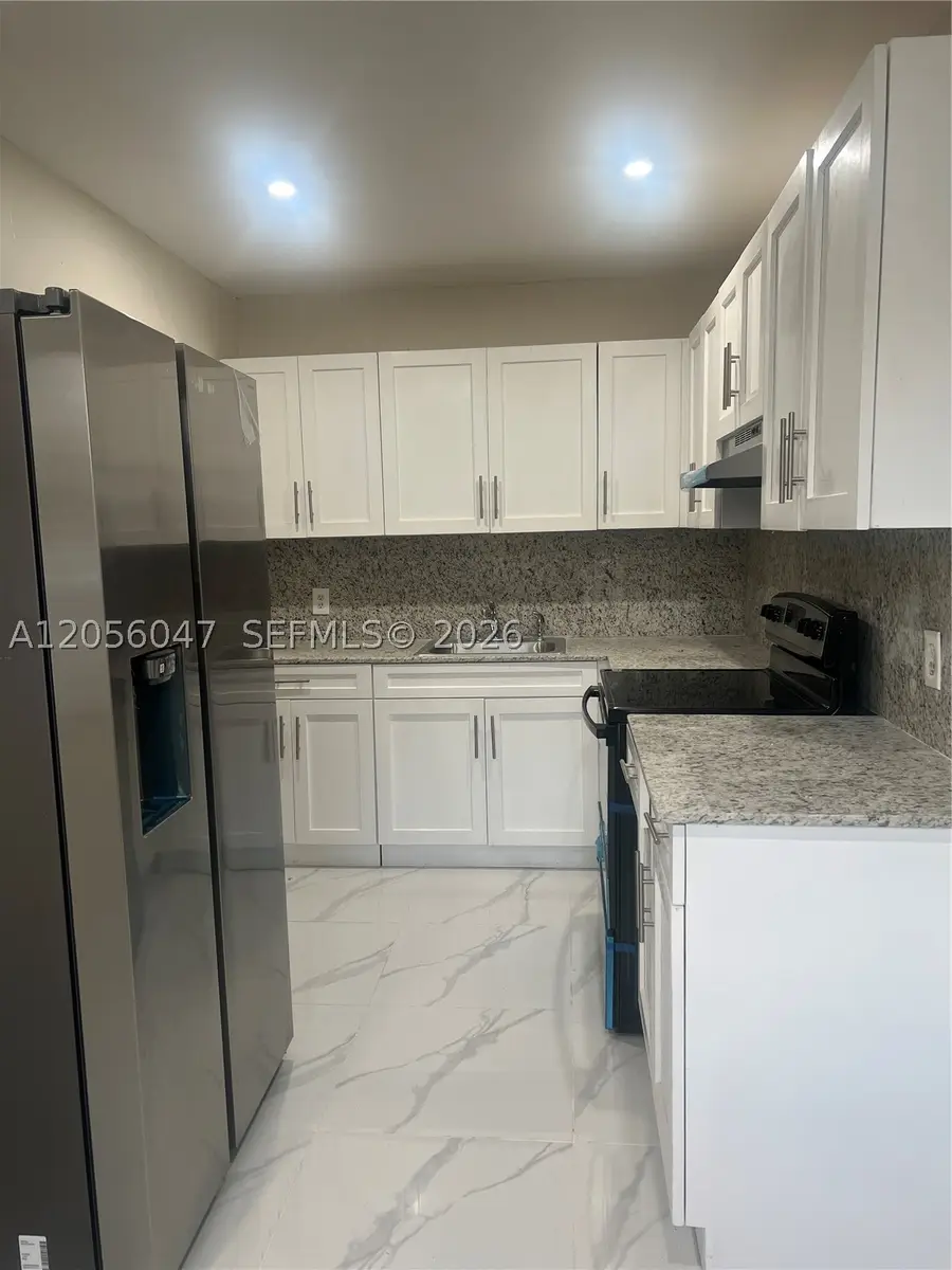 395 NE 112th St, Miami, FL 33161 - #2