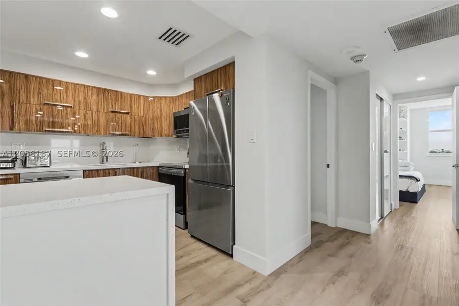 500 Bayview Dr #822, Sunny Isles Beach, FL 33160 - #3