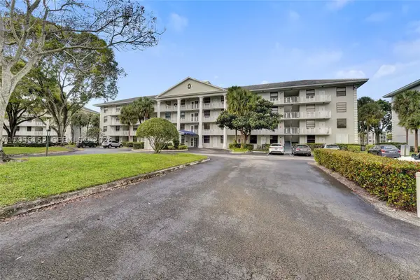 1713 Whitehall Dr #304, Davie, FL 33324