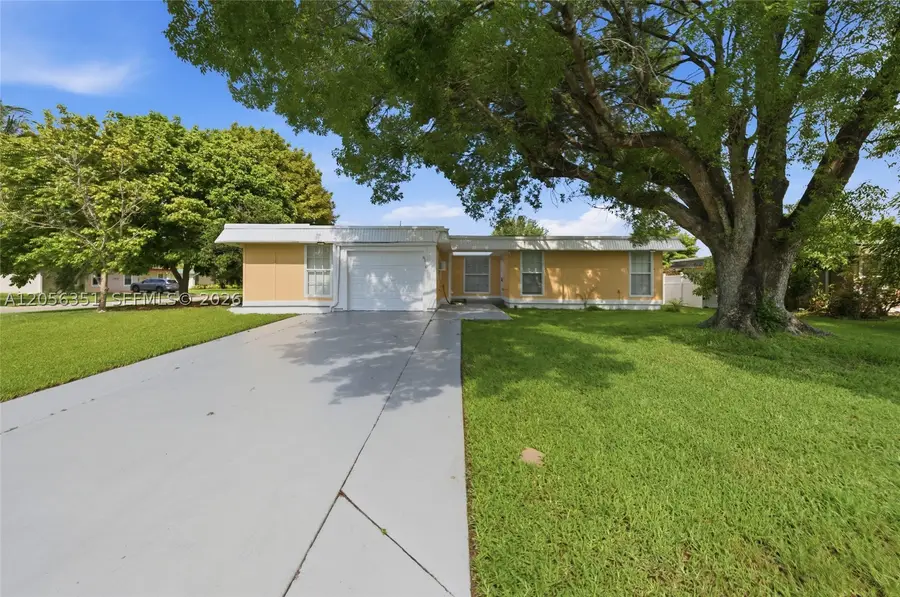 Address Withheld By Seller, Tamarac, FL 33321 - #2