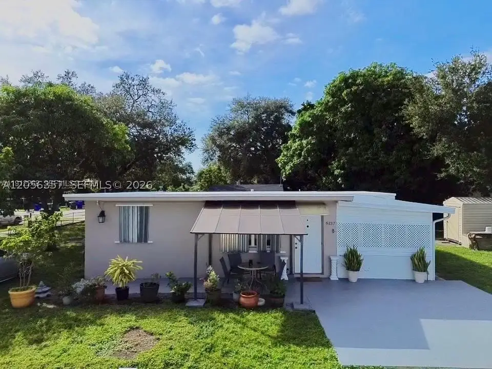 6137 Garfield St, Hollywood, FL 33024 - #1