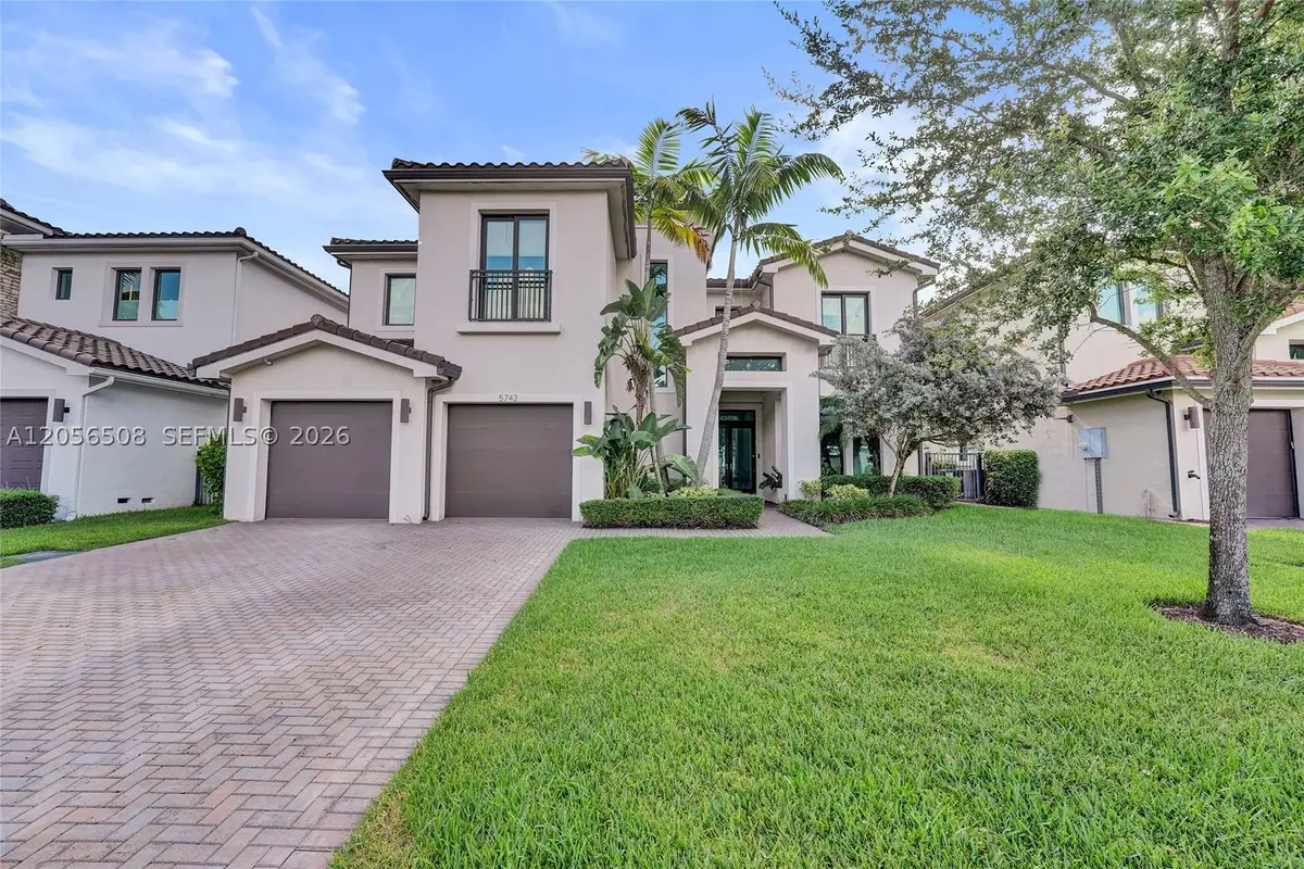 5742 E Brookfield Cir E, Hollywood, FL 33312 - #1