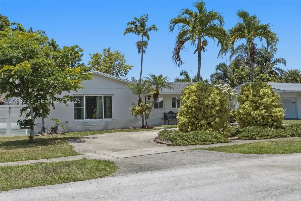 9123 SW 181st St, Palmetto Bay, FL 33157 - #1
