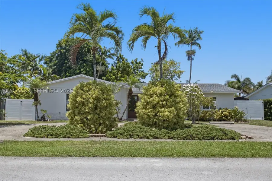 9123 SW 181st St, Palmetto Bay, FL 33157 - #2