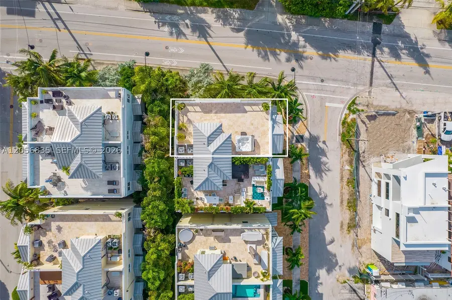 348 Elm St #B-10, Hollywood, FL 33019 - #3
