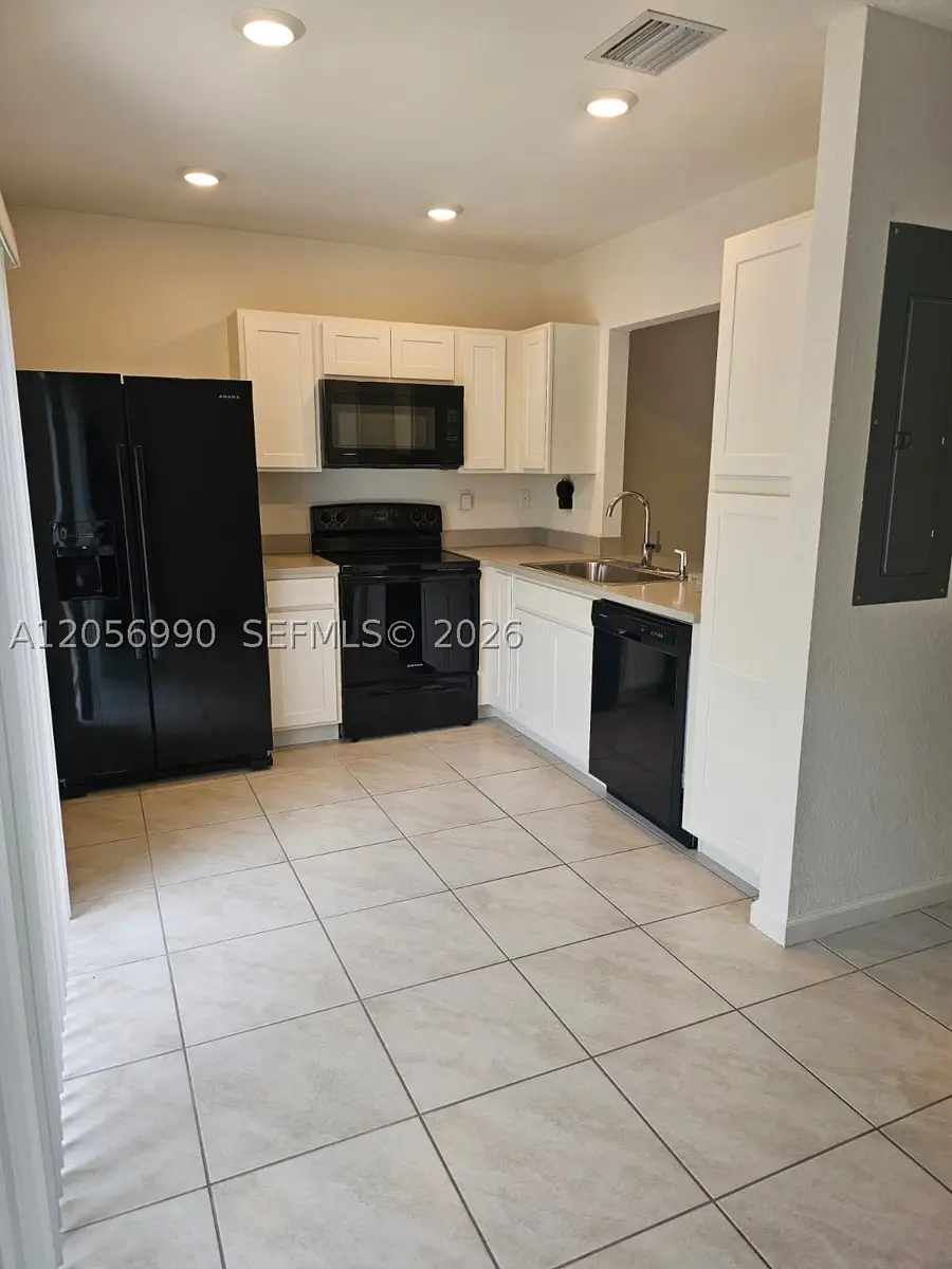 561 NE 5th St, Florida City, FL 33034 - #3