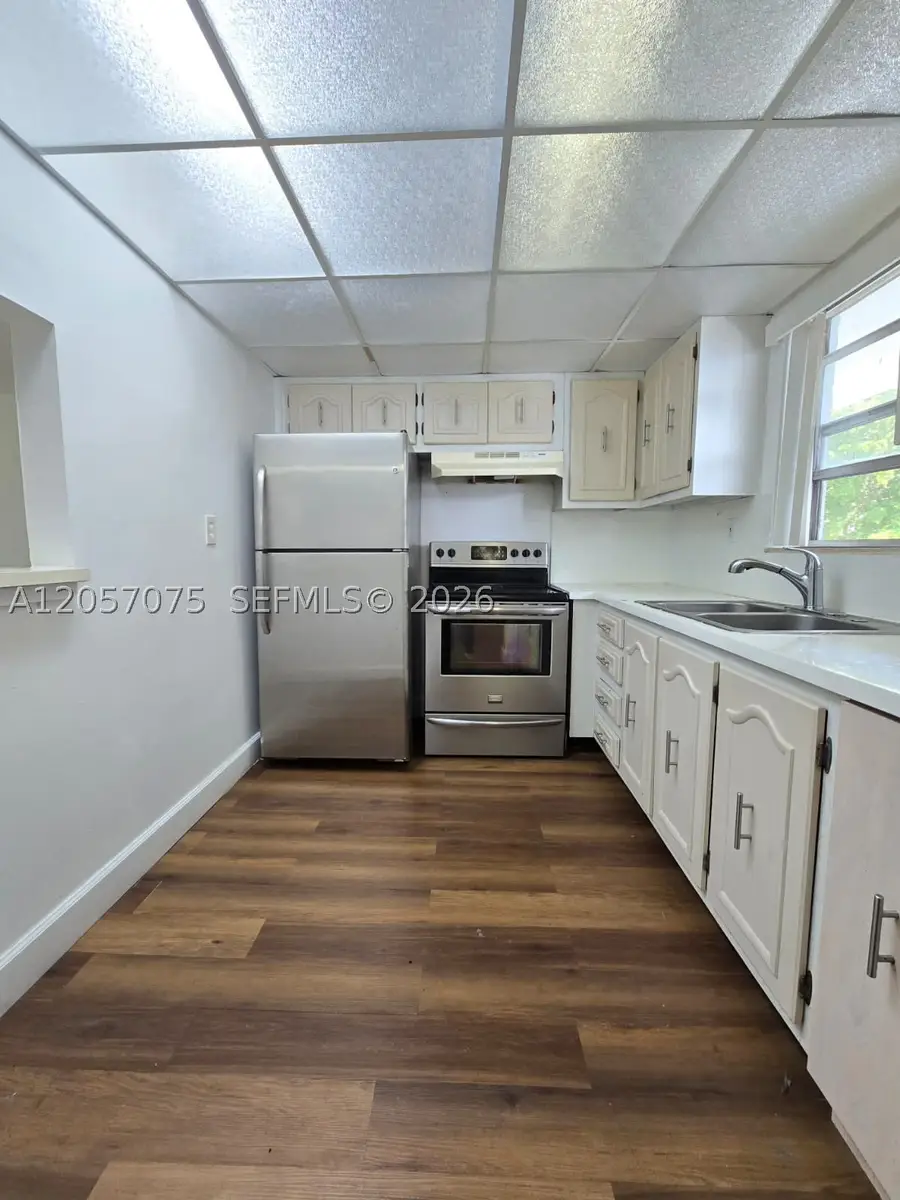 9357 Fontainebleau Blvd #D420, Miami, FL 33172 - #2