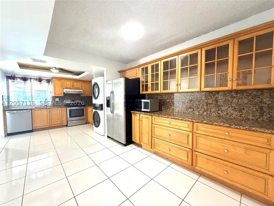 9135 Fontainebleau Blvd #7, Miami, FL 33172 - #3