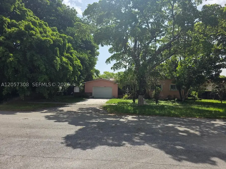 881 Albatross St, Miami Springs, FL 33166 - #2