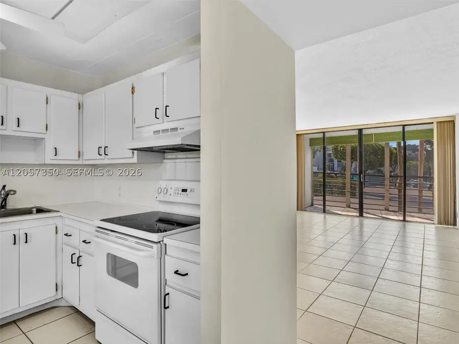 20500 W Country Club Dr #203, Aventura, FL 33180 - #2