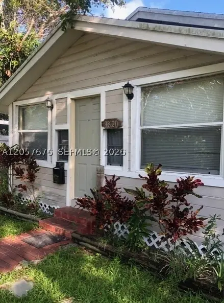 3820 Oak Ave, Miami, FL 33133