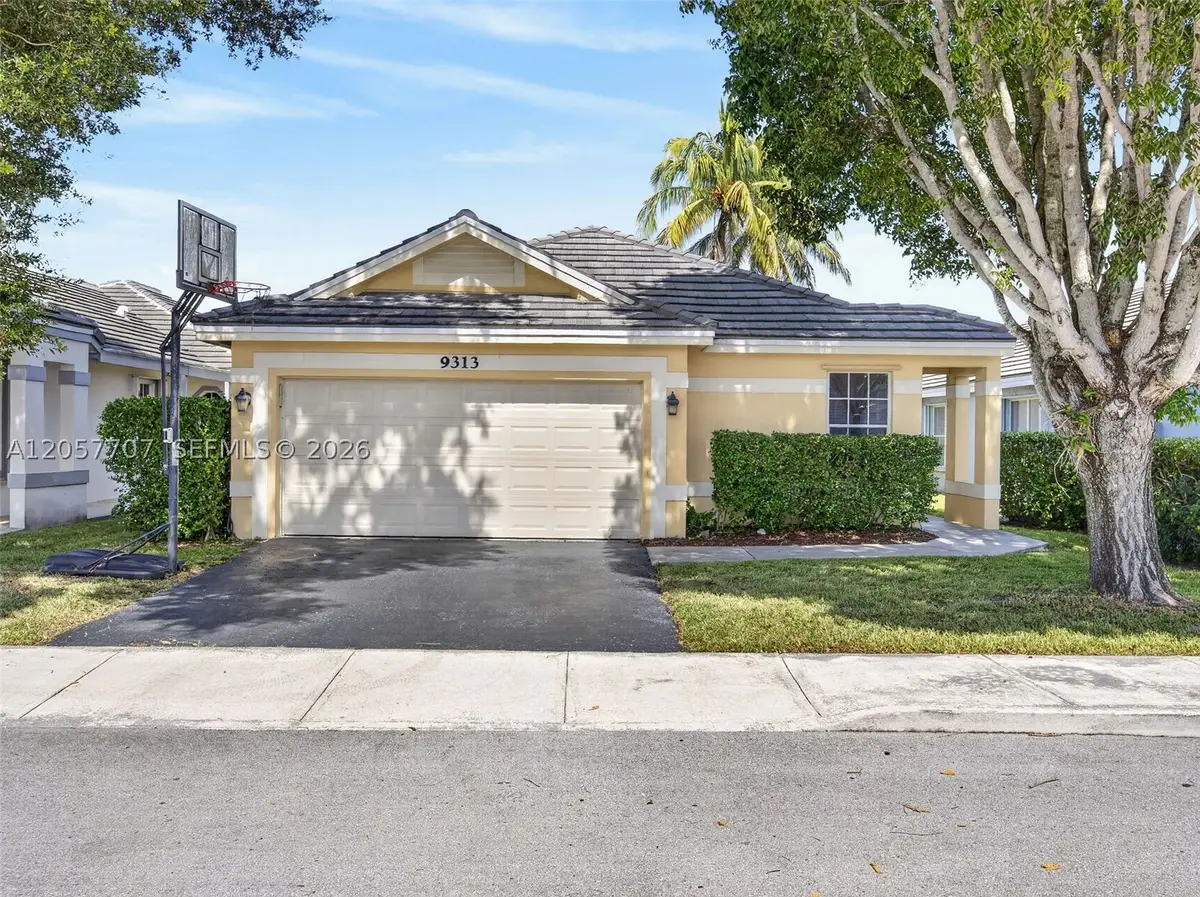 9313 Arborwood Cir, Davie, FL 33328 - #1