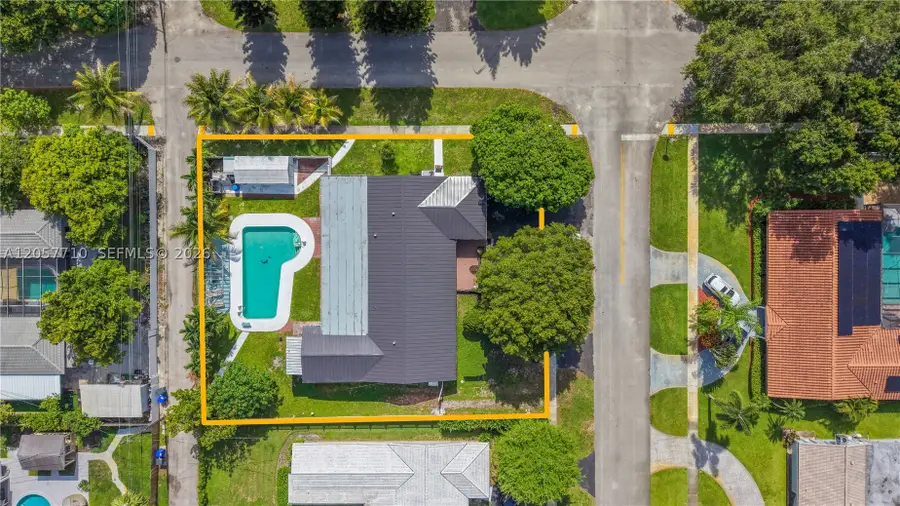5001 Madison St, Hollywood, FL 33021 - #2